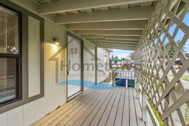 Building Photo - 2-Bedroom 2-Bathroom Home with Off-Street Parking Available in Coeur d’Alene!