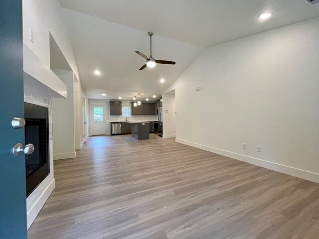 Building Photo - 18 Dinsmoore Ln