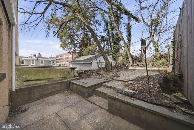 Building Photo - 3737 Calumet St