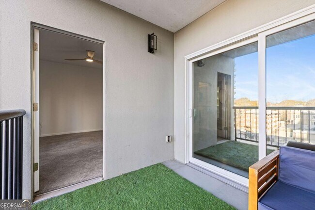 Building Photo - 275 13th St NE