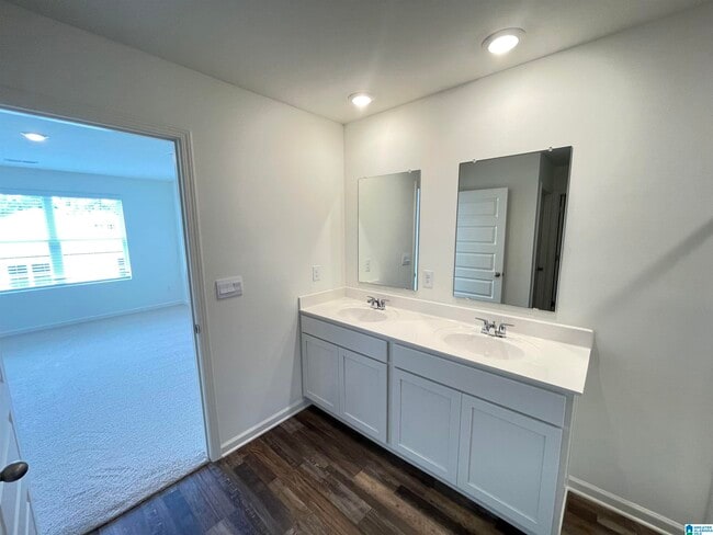 Building Photo - 5586 Post Oak Trl