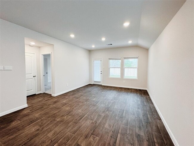 Building Photo - 204 Addison Pl