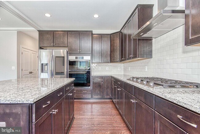 Building Photo - 3100 Greenway Blvd