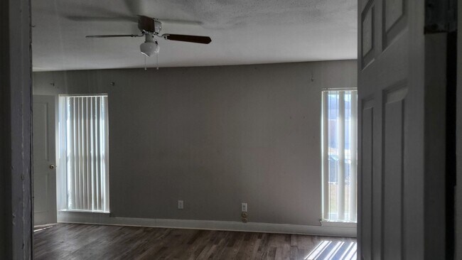 Building Photo - 15414 W Hampton Cir