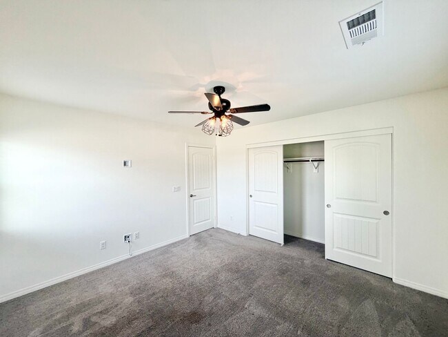 Building Photo - 30136 Sutton Ct