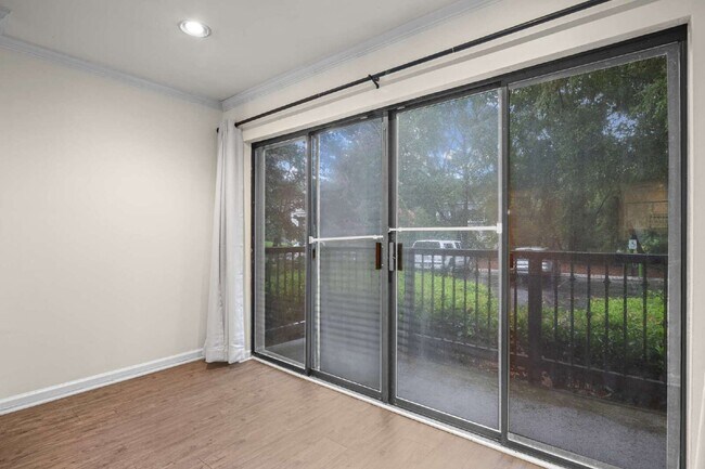 Building Photo - 3115 Pine Heights Dr NE