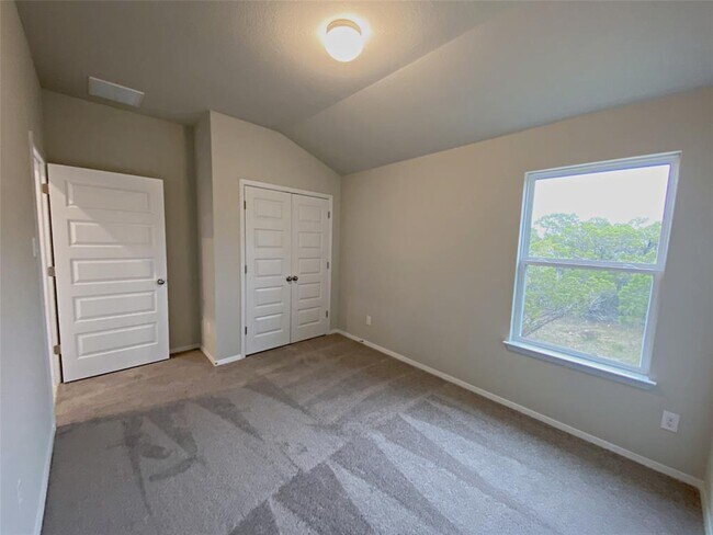 Building Photo - 20915 Oak Dale Dr