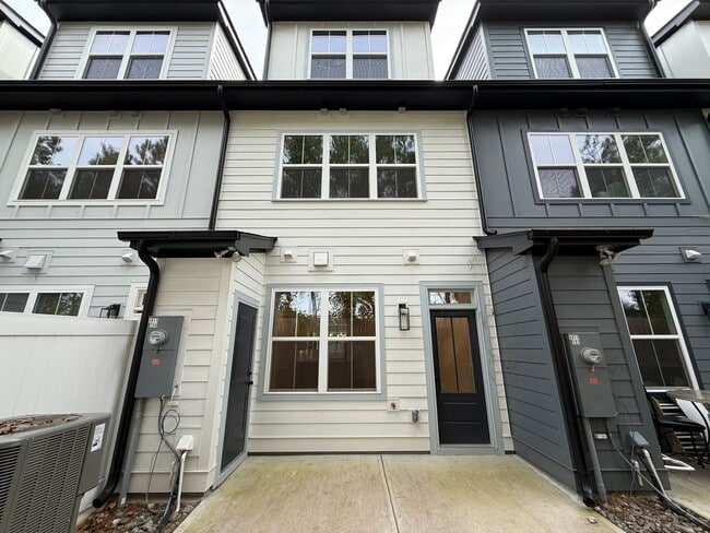 Building Photo - Newly Built 4BD, 3.5BA Northeast Raleigh T...
