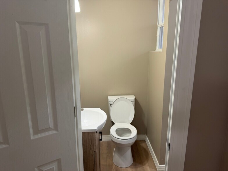 Building Photo - 1615 Lawton Ave