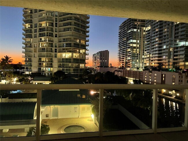 Building Photo - 16400 Collins Ave