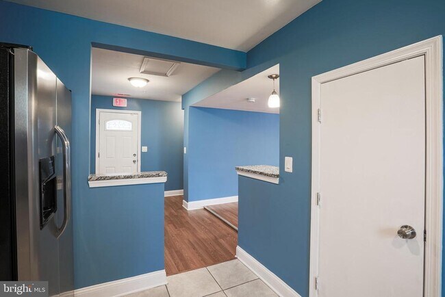 Building Photo - 4905 Ridge Ave