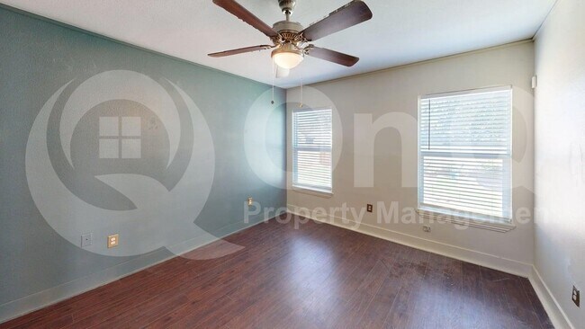 Building Photo - 1524 Hilltop Dr