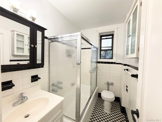 Building Photo - 412 Larchmont Acres