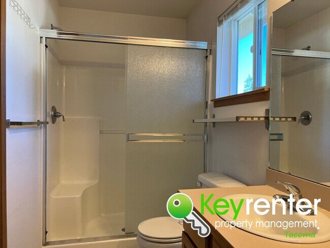 Building Photo - Fern Hill Family Home: Jack & Jill Bath, F...