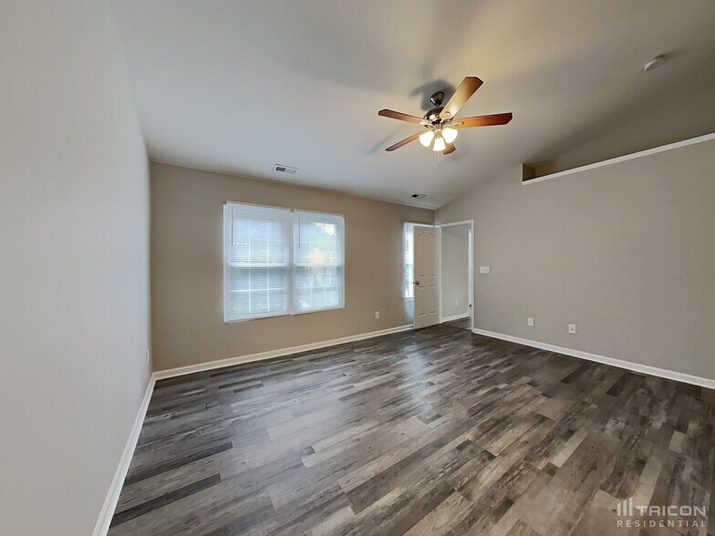 Building Photo - 514 Rook Rd