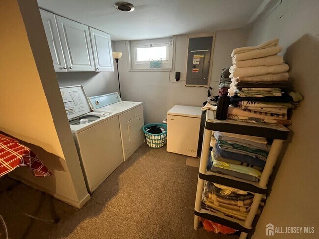 Building Photo - 7 Sparta Ct