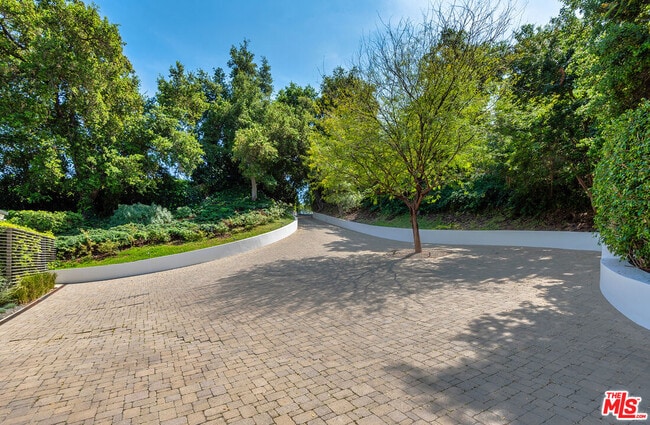 Building Photo - 15941 Skytop Rd