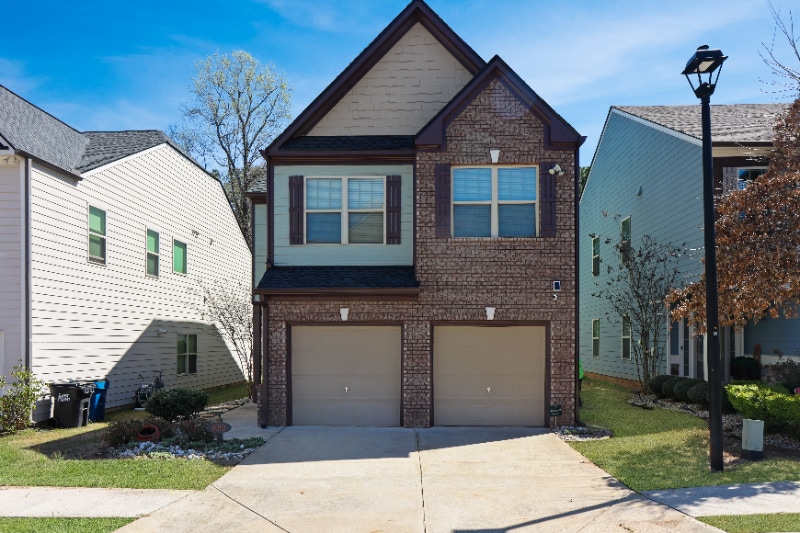 Primary Photo - 4010 Lake Manor Way