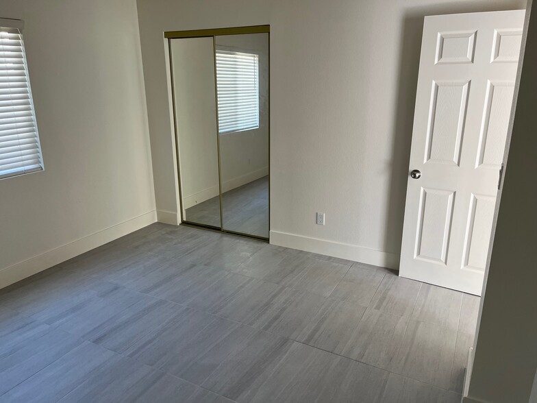 Bedroom - 11014 Mansel Ave