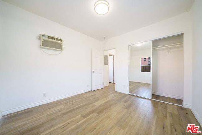 Building Photo - 5347 Fountain Ave