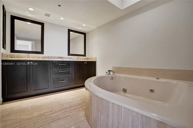 Building Photo - 19667 Turnberry Way