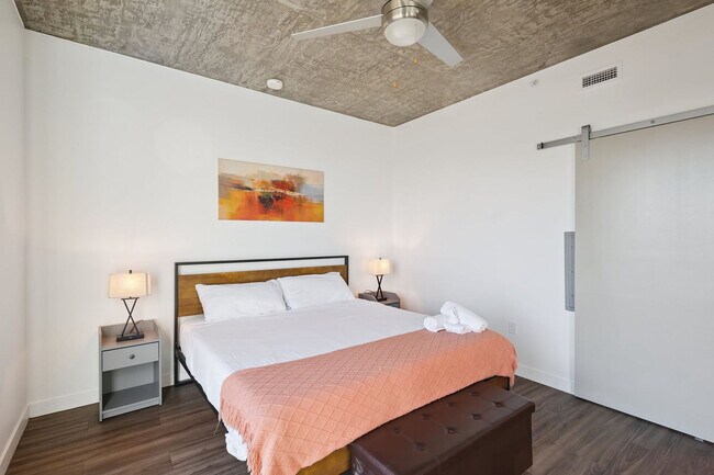 Building Photo - 222 E Jefferson St