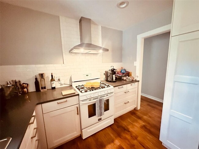 Building Photo - 4803 Everglade Dr