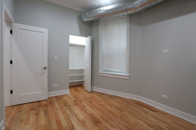 Building Photo - 3234 W Fulton Blvd