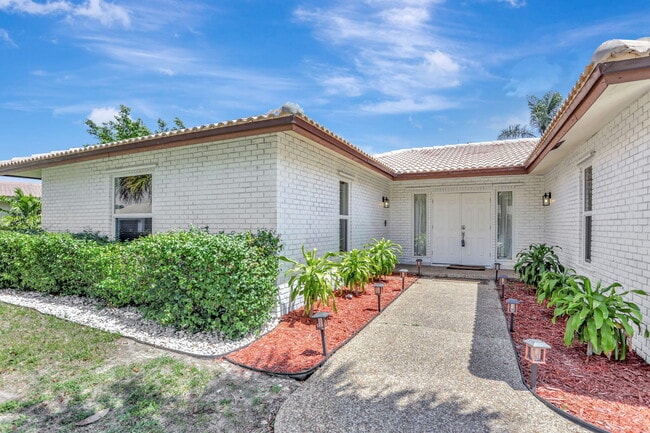 Building Photo - 9062 NW 20th Manor