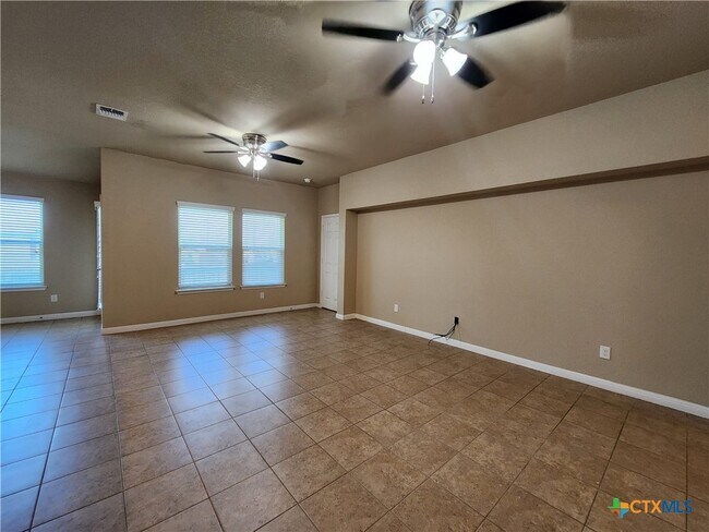Building Photo - 2599 Diamondback Trail