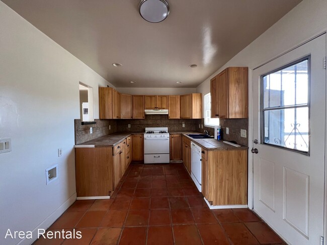 Building Photo - 3 br, 1 bath House - 25567 W. MAIN STREET