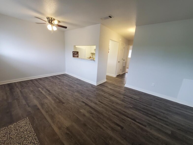 Morgan Park - 1601 West South St Alvin TX 77511 | Apartment Finder