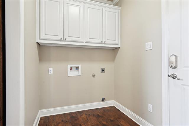 Building Photo - 8214 Kensington Dr