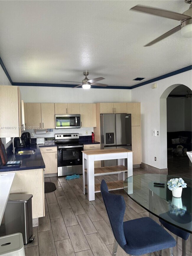 Building Photo - 10272 SW 227th Ln