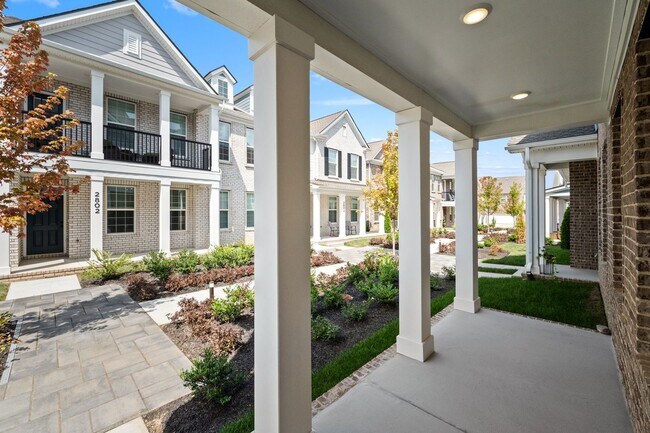 Building Photo - 2718 Willowoak Trl