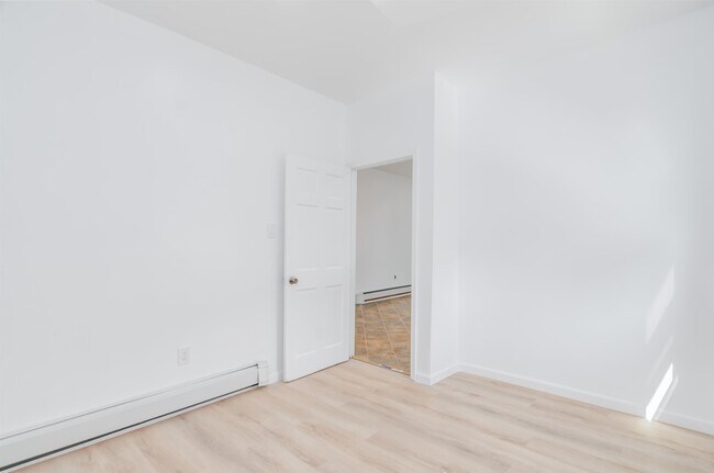 Building Photo - 147 Ave E