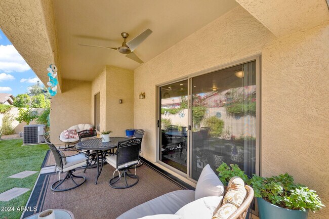 Building Photo - 868 E Savannah Dr