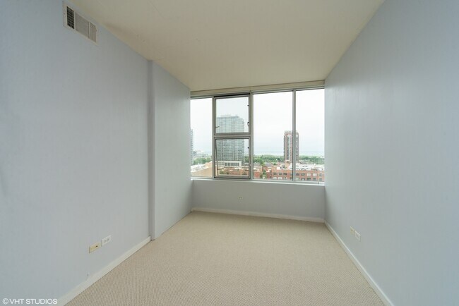 Building Photo - 1720 S Michigan Ave