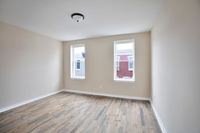Building Photo - ???Newly Updated, MODERN 2 Bedroom in booming Brewerytown