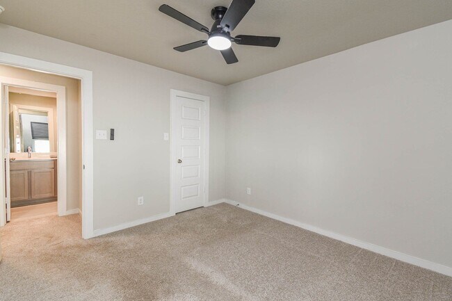Building Photo - 18307 Yaupon Bough Ln
