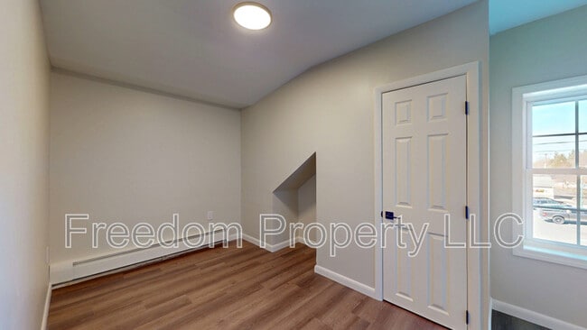 Building Photo - 12 Liberty St