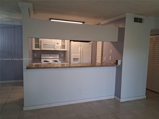 Building Photo - 10420 SW 158th Ct