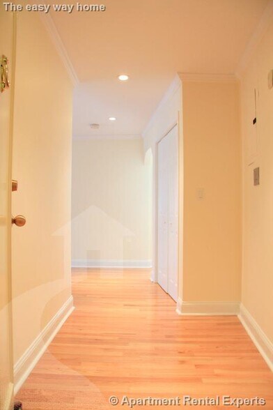 Building Photo - 60 Brattle St