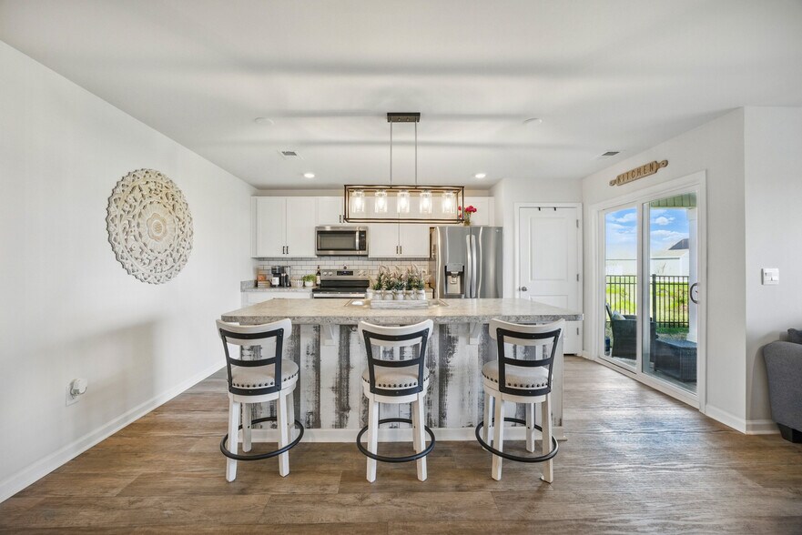 Building Photo - 580 Talisman Trl