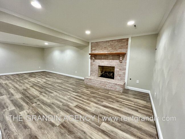 Building Photo - 4453 Brentwood Ct