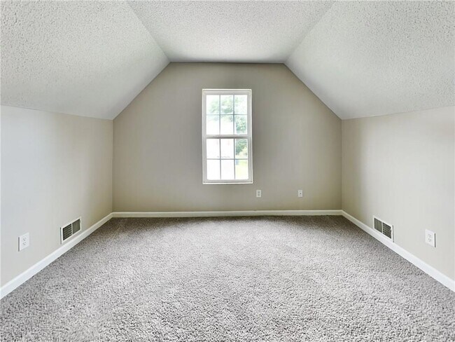 Building Photo - 220 Ashland Manor Dr