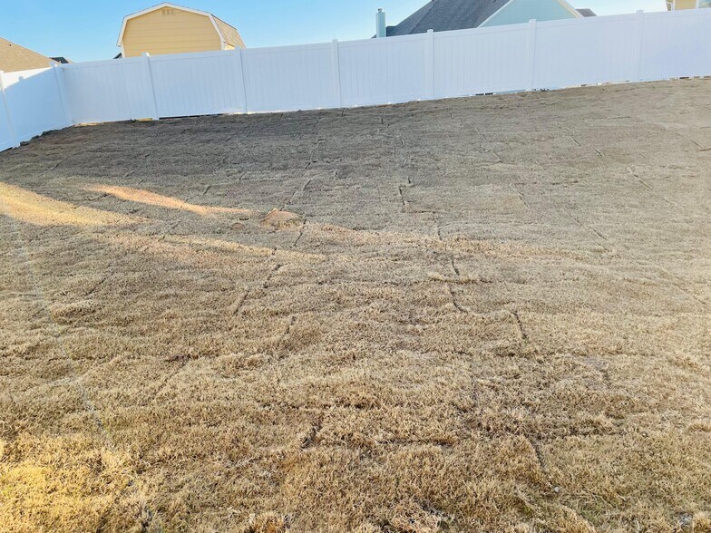 Building Photo - 10032 Adams Ln