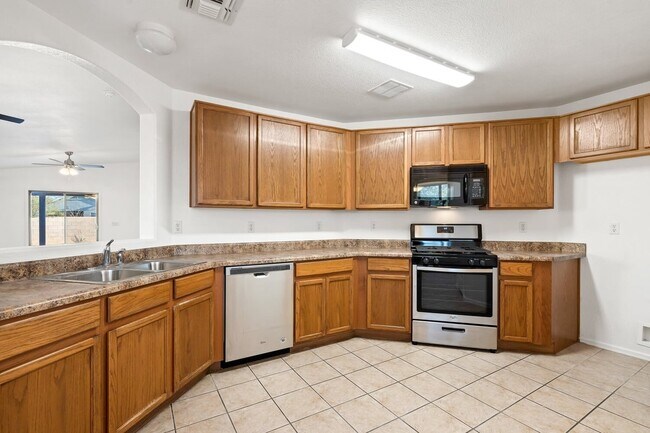 Building Photo - 6322 W Desert Laurel Ln