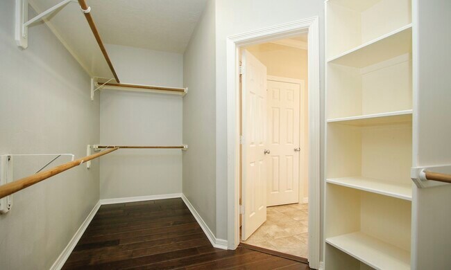 Building Photo - 1515 Olive Park