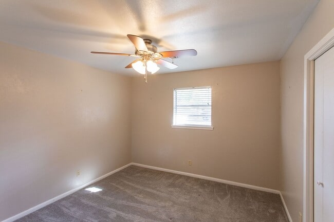 Building Photo - Beautiful 3 bedroom 2 bath home in Fountai...